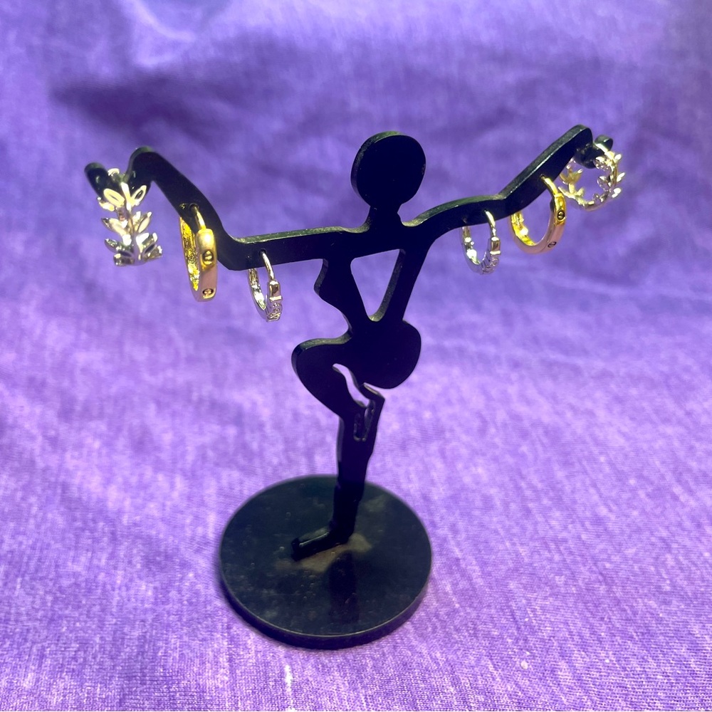 Three set beautiful looking gold/silver color earrings